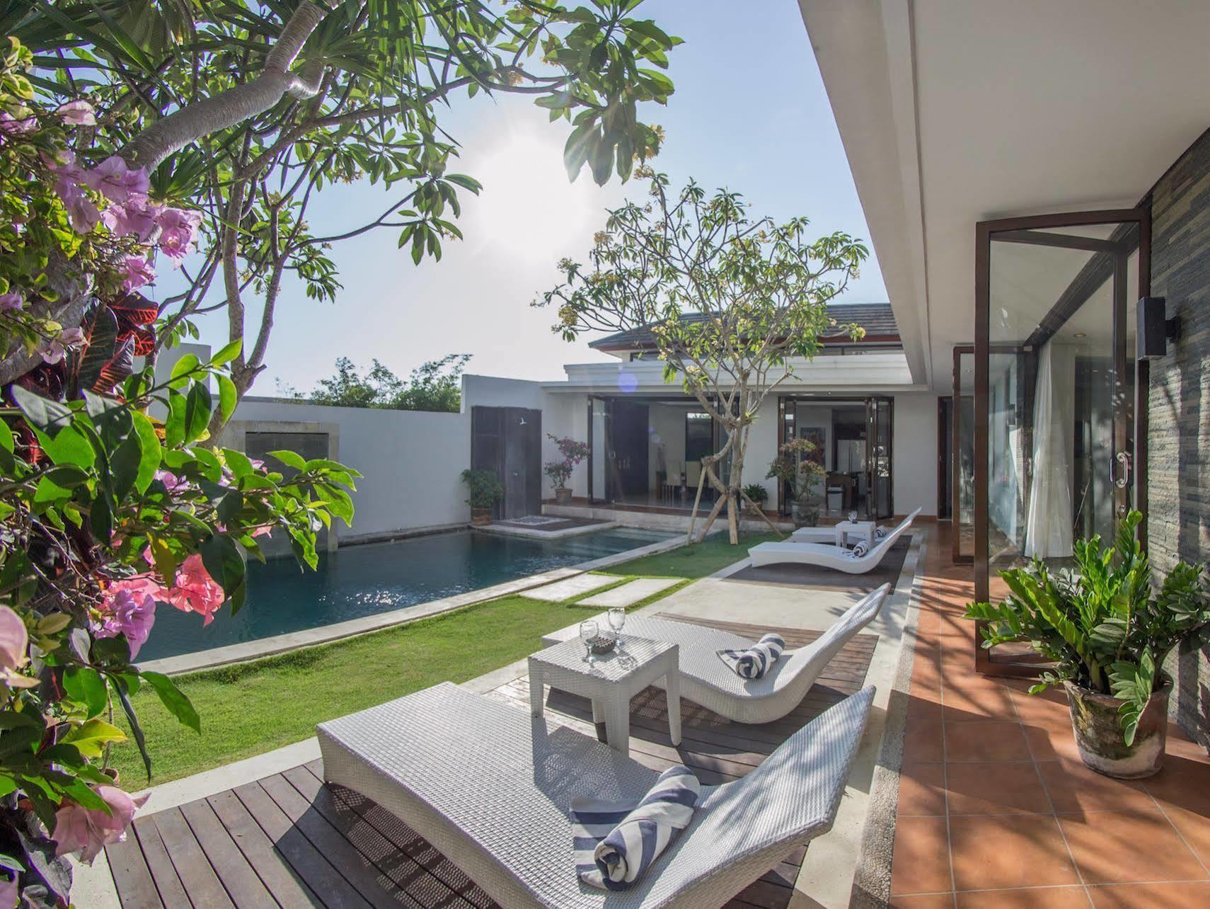 Villa Uma Girasole Canggu Екстериор снимка