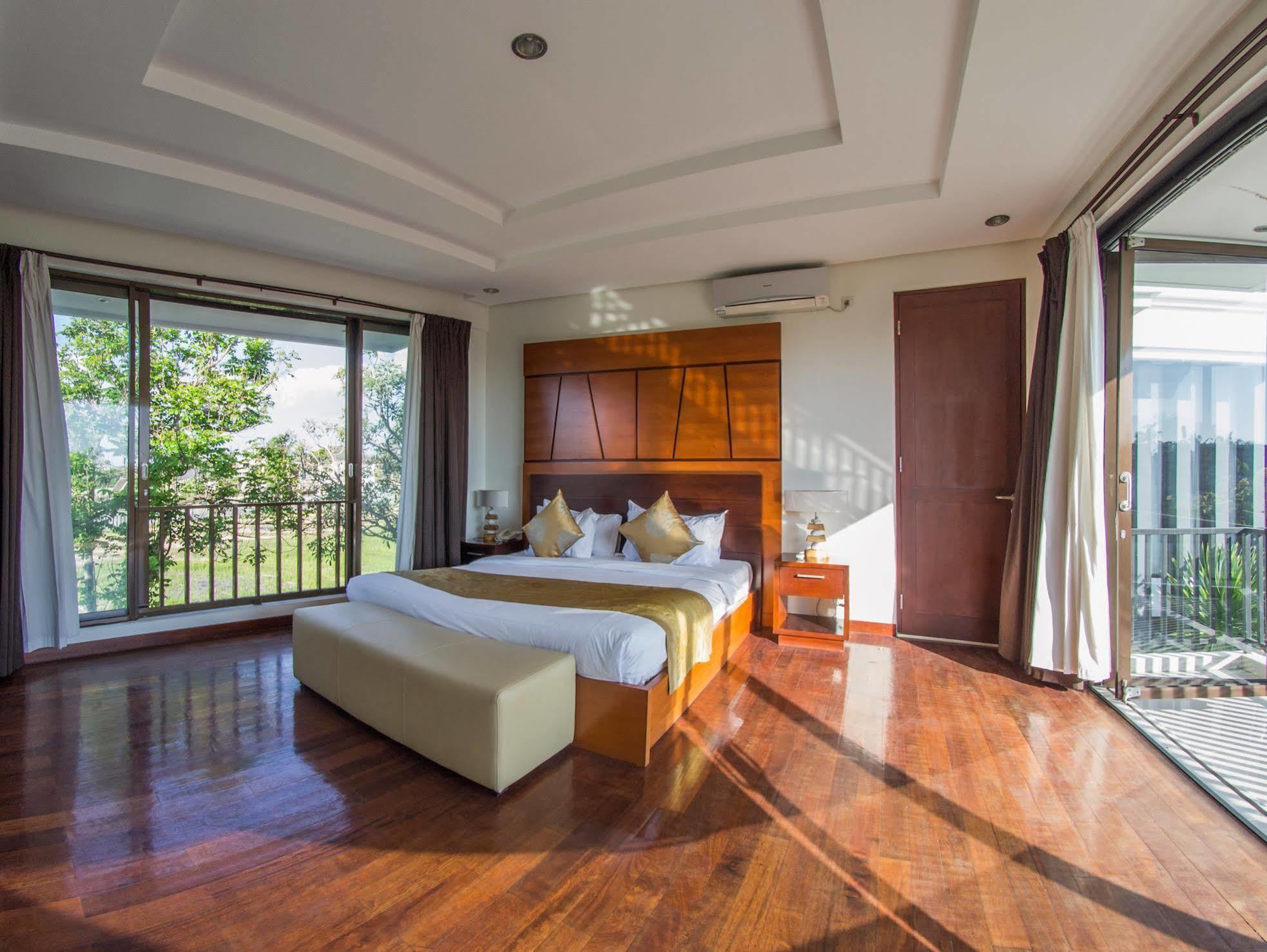 Villa Uma Girasole Canggu Екстериор снимка